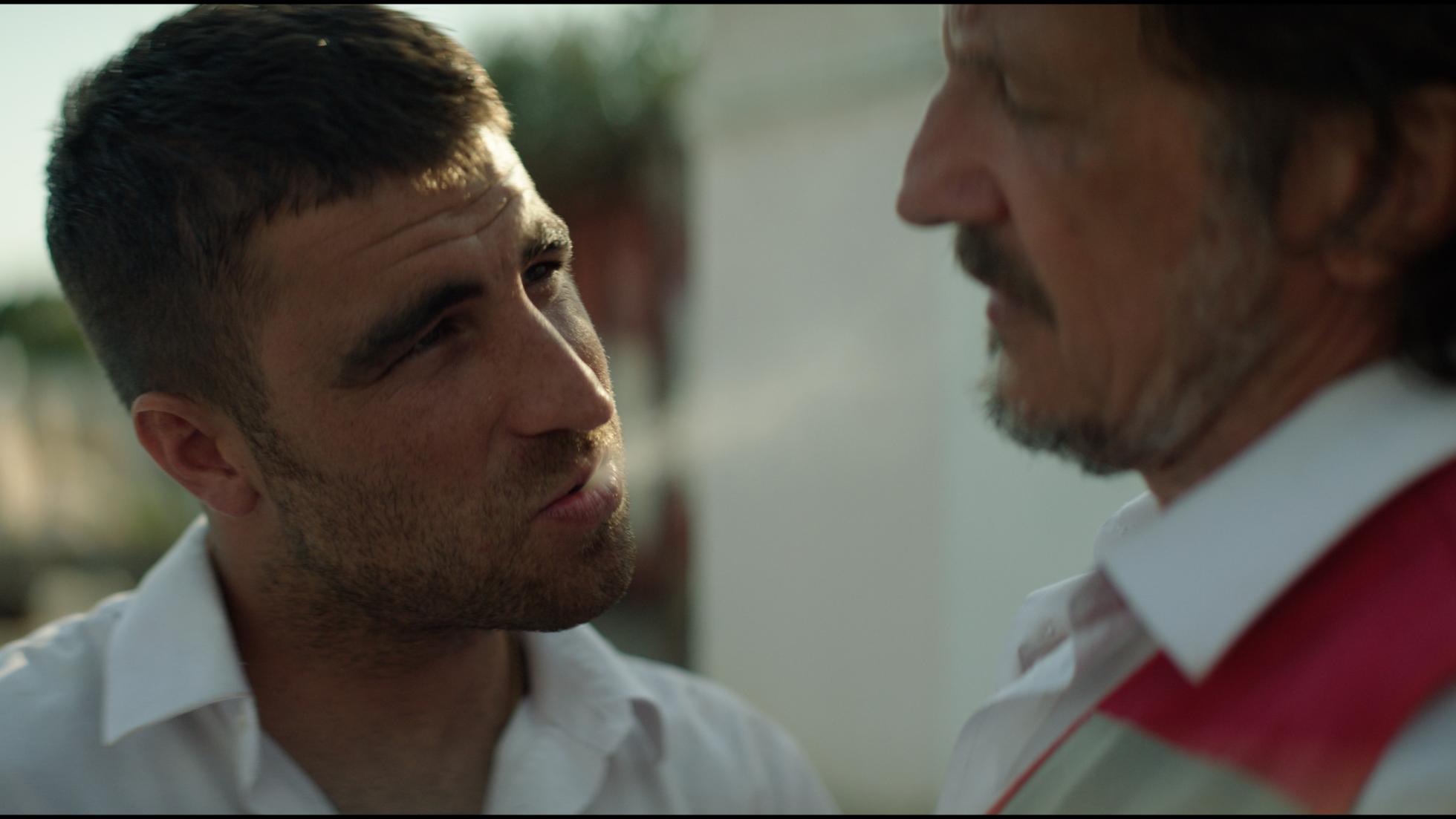 La película entrelaza tres líneas argumentales en un viaje en ferry.