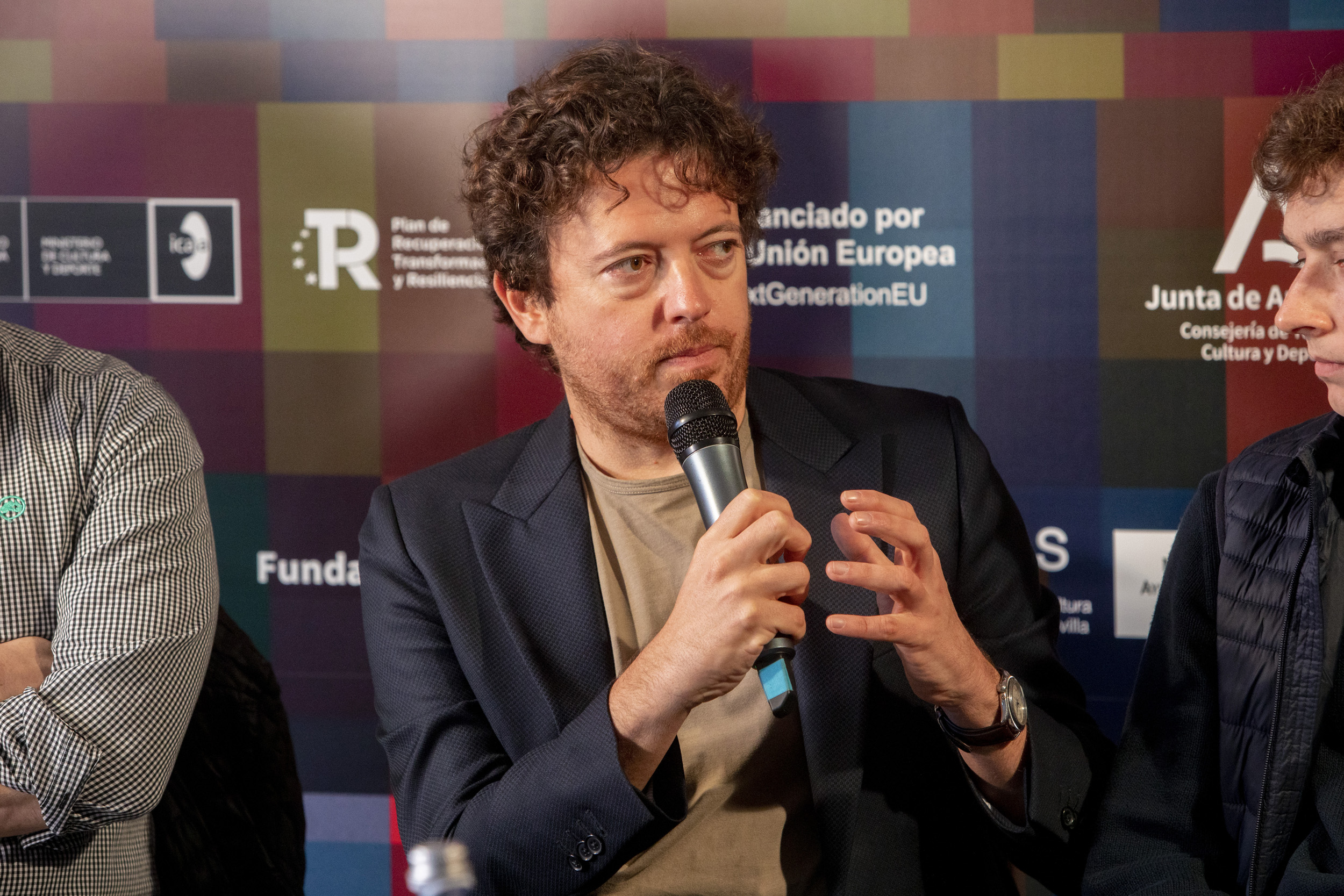 El director italiano se inspira en un fotomontaje de un joven diestro colombiano.