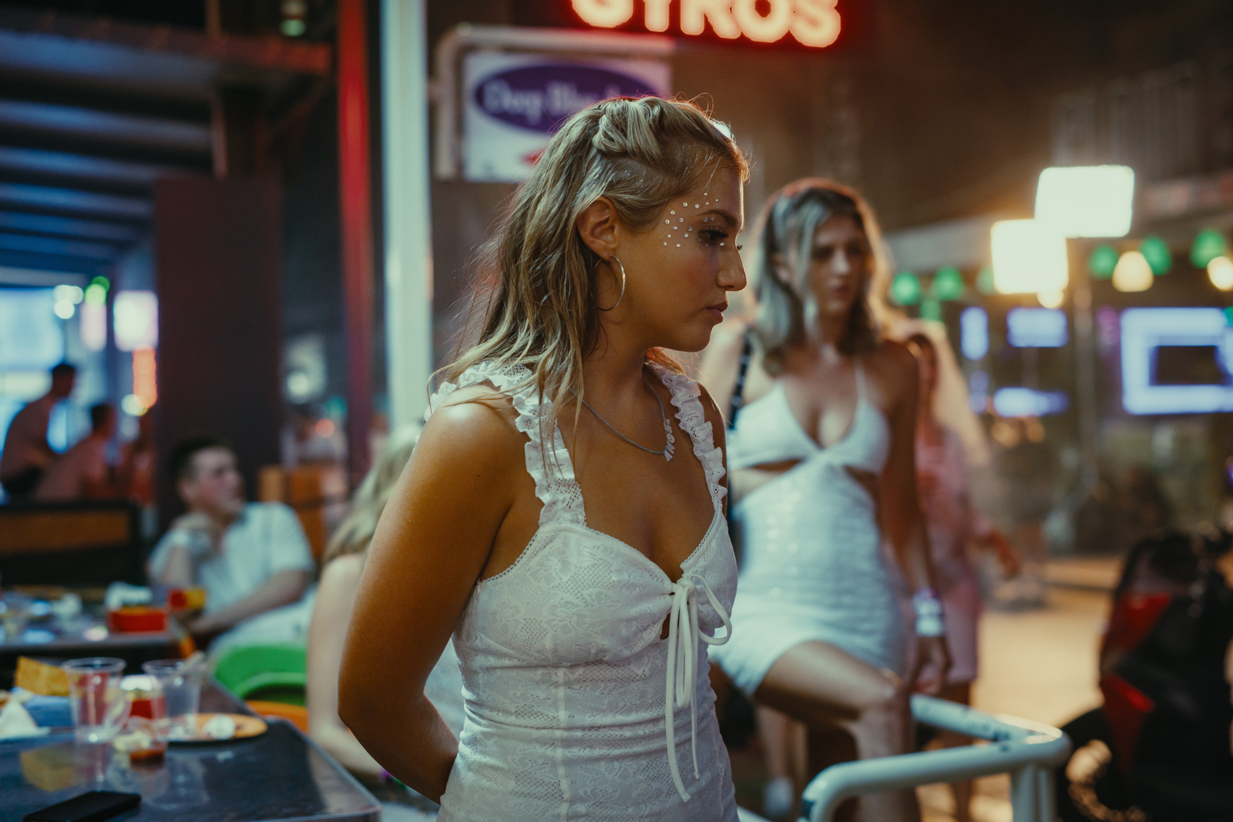 La actriz protagonista de 'How To Have Sex', Mia McKenna-Bruce, está nominada a los EFA.
