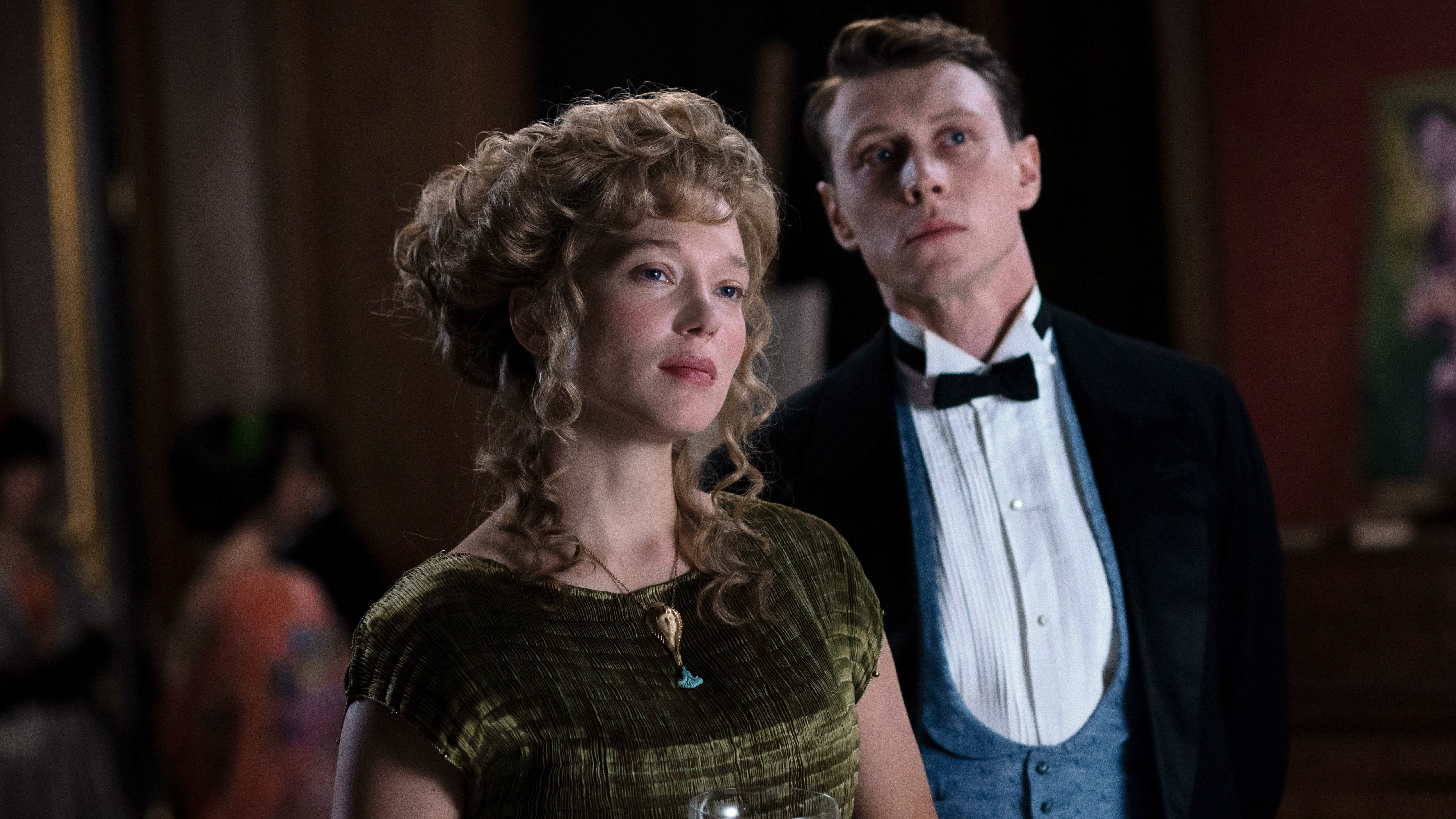Léa Seydoux y George MacKay protagonizan 'La bête'.