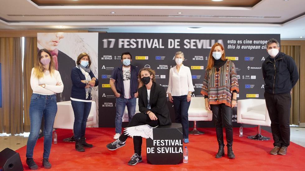 El presidente y algunos miembros de CREAMOS, hoy en rueda de prensa