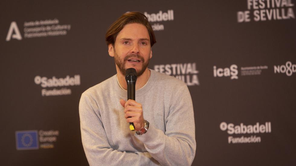 DANIEL BRÜHL