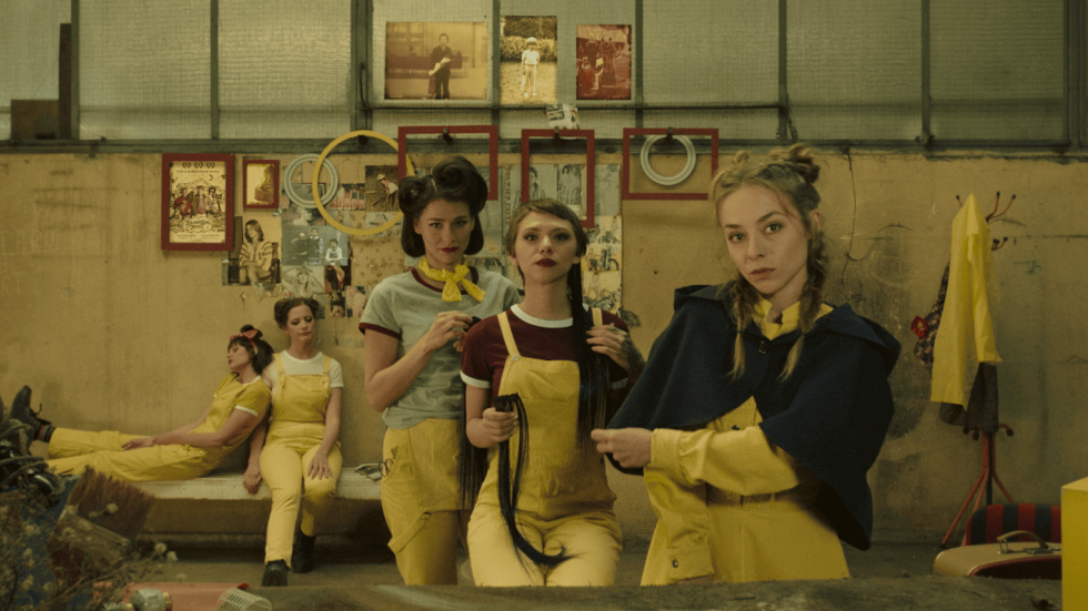 Fotograma de ‘The Secret of Pin-Up Island’ (de Alecs Nastoiu