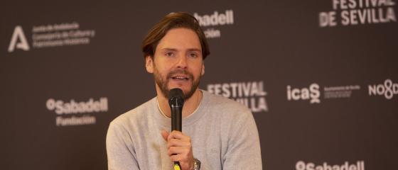DANIEL BRÜHL