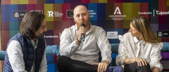 El director debutante ha estado acompañado por los productores Julieta Sánchez y Carlo D'ursi.